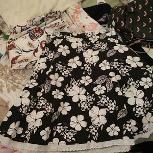 Black and white vintage skirt